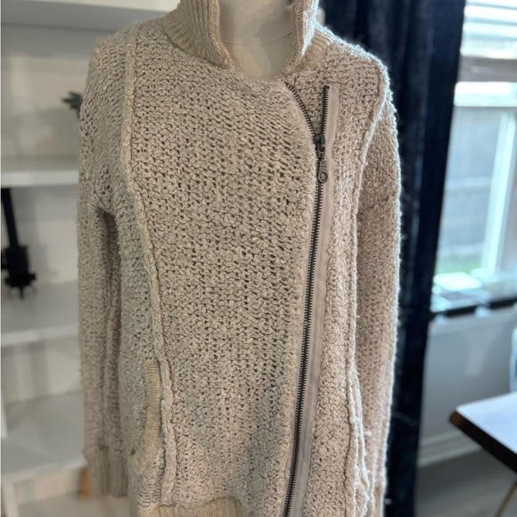 Cream Textured Zip-Up Sweater‎ - Picture 1 of 10